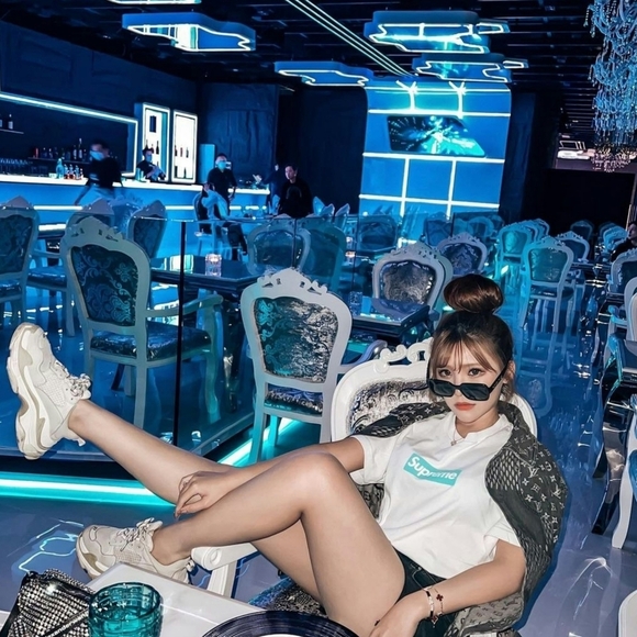 SUPREME®/TIFFANY & CO. | box logo tee - Picture 9 of 14